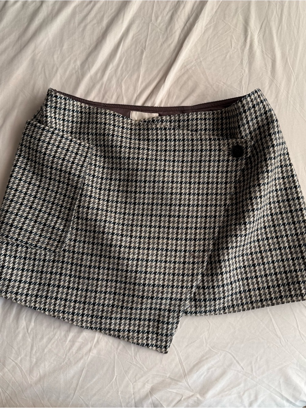 H&M Black and White Asymmetrical Houndstooth Wrap Skirt